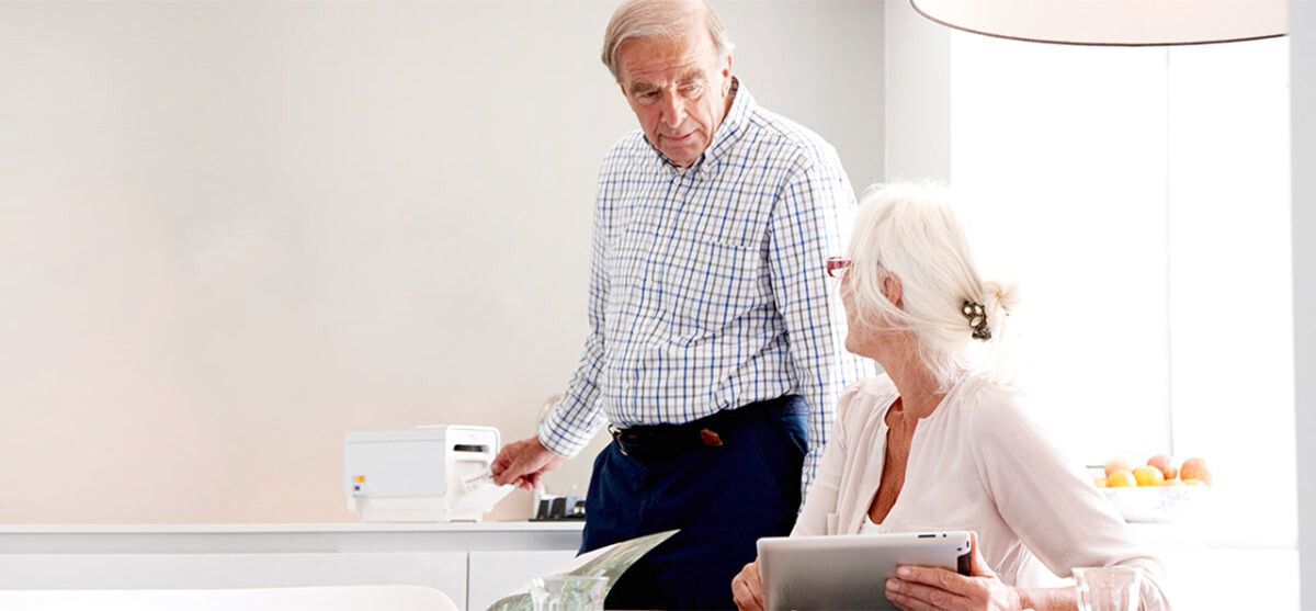 Home8 Zorg. Comfortabel thuis ouder worden: van concept naar realiteit dankzij technologie Home8 Zorg. Comfortabel thuis ouder worden: van concept naar realiteit dankzij technologie